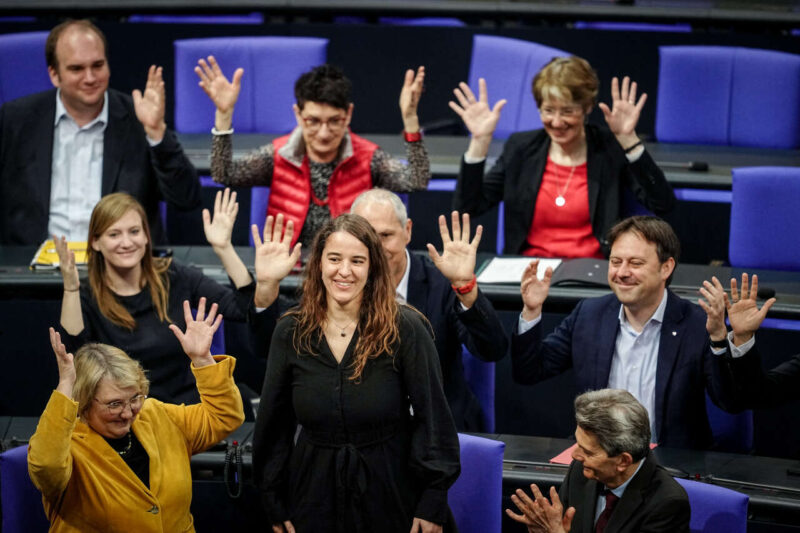 Heike Heubach : première députée à s'exprimer en signes au parlement Allemand