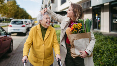 Ce service gratuit aide les seniors à se déplacer en toute sécurité