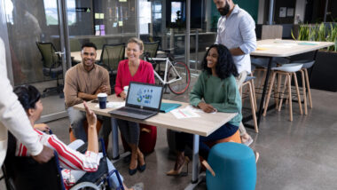 Comment les entreprises adaptées transforment-elles l'emploi des personnes handicapées